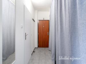 Pronájem bytu 2+kk, Praha - Strašnice, U kombinátu, 46 m2