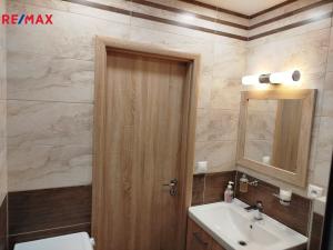 Prodej bytu 2+kk, Karlovy Vary - Stará Role, Karlovarská, 36 m2