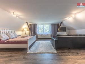 Prodej rodinného domu, Jindřichovice pod Smrkem, 205 m2