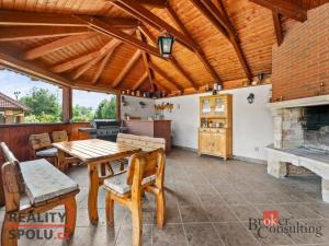 Prodej rodinného domu, Mokrovousy, 221 m2