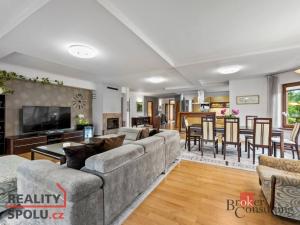 Prodej rodinného domu, Mokrovousy, 221 m2