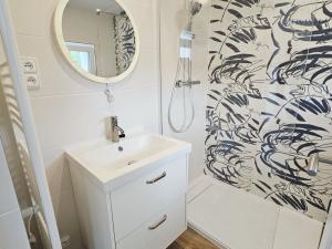 Pronájem bytu 2+1, Chvatěruby, 52 m2