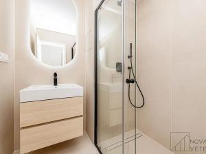 Prodej bytu 4+kk, Praha - Strašnice, Černokostelecká, 68 m2