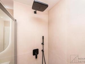 Prodej bytu 4+kk, Praha - Strašnice, Černokostelecká, 68 m2