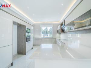 Prodej rodinného domu, Šestajovice, Myslivečkova, 389 m2