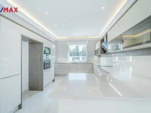 Prodej rodinného domu, Šestajovice, Myslivečkova, 389 m2