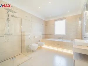 Prodej rodinného domu, Šestajovice, Myslivečkova, 389 m2