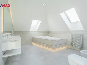 Prodej rodinného domu, Šestajovice, Myslivečkova, 389 m2