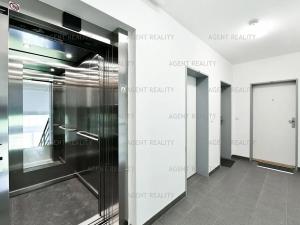 Pronájem bytu 1+kk, Praha - Holešovice, V závětří, 41 m2