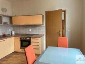 Pronájem bytu 1+1, Karlovy Vary, Studentská, 46 m2