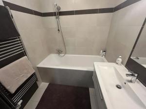 Pronájem bytu 2+kk, Liberec, U Koupaliště, 69 m2
