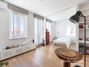 Pronájem bytu 2+kk, Praha - Žižkov, Lucemburská, 42 m2