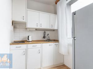 Prodej bytu 1+kk, Praha - Troja, Sosnovecká, 30 m2