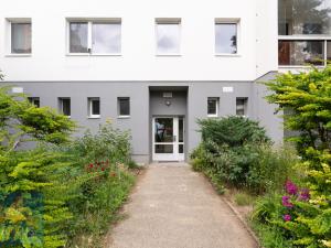 Prodej bytu 1+kk, Praha - Troja, Sosnovecká, 30 m2