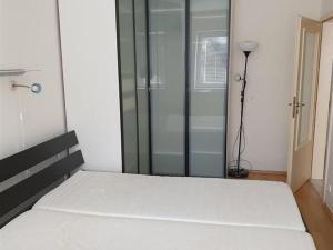Pronájem bytu 3+kk, Praha - Hlubočepy, Chlupáčova, 70 m2