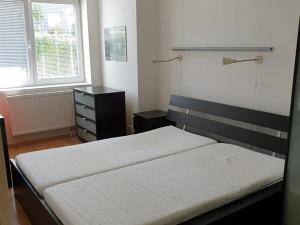 Pronájem bytu 3+kk, Praha - Hlubočepy, Chlupáčova, 70 m2