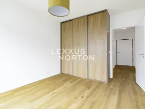 Pronájem bytu 2+kk, Praha - Holešovice, U průhonu, 52 m2