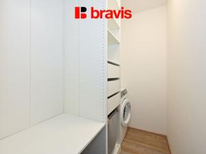 Prodej bytu 2+kk, Brno - Pisárky, Poříčí, 56 m2