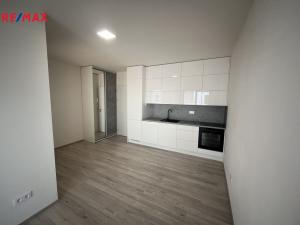 Pronájem bytu 1+kk, Zlín, Tyršovo nábřeží, 28 m2