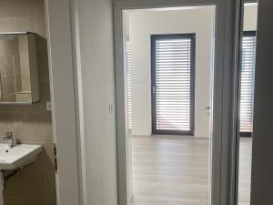 Pronájem bytu 1+kk, Zlín, Tyršovo nábřeží, 28 m2