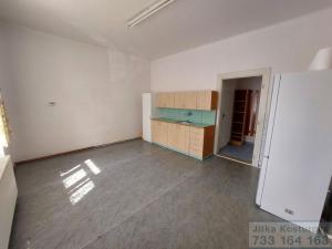 Prodej bytu 2+1, Krnov - Pod Cvilínem, Čsl. armády, 70 m2