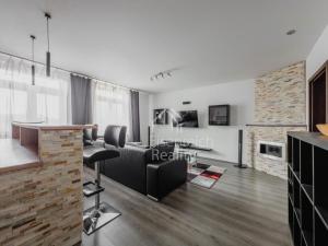 Pronájem bytu 2+kk, Hradec Králové, Okružní, 57 m2