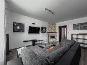 Pronájem bytu 2+kk, Hradec Králové, Okružní, 57 m2