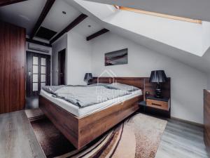 Pronájem bytu 2+kk, Hradec Králové, Okružní, 57 m2