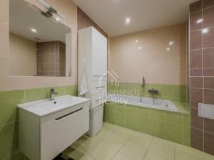 Pronájem bytu 2+kk, Hradec Králové, Okružní, 57 m2