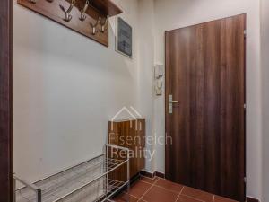 Pronájem bytu 2+kk, Hradec Králové, Okružní, 57 m2