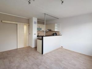 Pronájem bytu 2+kk, Praha - Černý Most, Kpt. Stránského, 41 m2