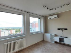 Pronájem bytu 2+kk, Praha - Černý Most, Kpt. Stránského, 41 m2