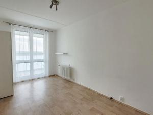 Pronájem bytu 2+kk, Praha - Černý Most, Kpt. Stránského, 41 m2
