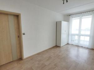 Pronájem bytu 2+kk, Praha - Černý Most, Kpt. Stránského, 41 m2