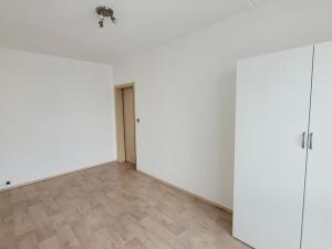 Pronájem bytu 2+kk, Praha - Černý Most, Kpt. Stránského, 41 m2