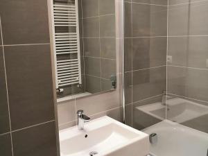 Pronájem bytu 2+kk, Praha - Strašnice, Mrštíkova, 52 m2
