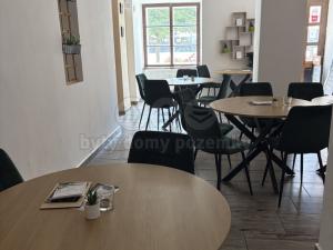 Pronájem restaurace, Pardubice, Pernštýnské náměstí, 200 m2