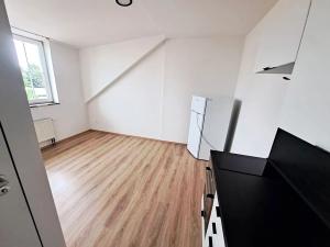 Pronájem bytu 2+kk, Praha - Zličín, Strojírenská, 43 m2