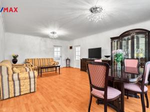 Prodej bytu 3+1, Karlovy Vary, Raisova, 118 m2