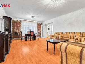 Prodej bytu 3+1, Karlovy Vary, Raisova, 118 m2