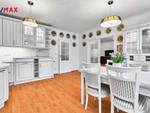 Prodej bytu 3+1, Karlovy Vary, Raisova, 118 m2