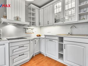 Prodej bytu 3+1, Karlovy Vary, Raisova, 118 m2