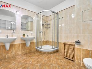 Prodej bytu 3+1, Karlovy Vary, Raisova, 118 m2