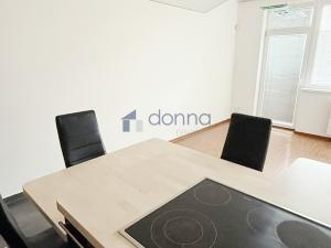 Pronájem bytu 2+kk, Praha, Podkovářská, 52 m2