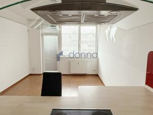 Pronájem bytu 2+kk, Praha, Podkovářská, 52 m2