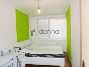 Pronájem bytu 2+kk, Praha, Podkovářská, 52 m2