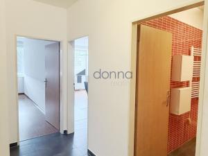 Pronájem bytu 2+kk, Praha, Podkovářská, 52 m2