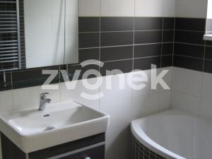 Pronájem bytu 2+1, Zlín - Kostelec, Lešenská, 75 m2