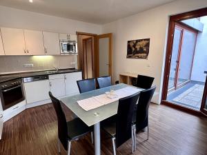 Pronájem bytu 2+1, Praha - Karlín, Kollárova, 88 m2