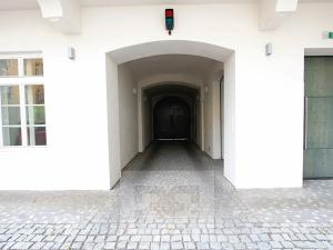 Pronájem bytu 1+kk, Praha - Karlín, Kollárova, 43 m2